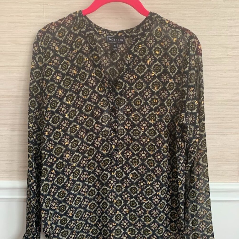 NWT Beautiful Round Neck Blouse
